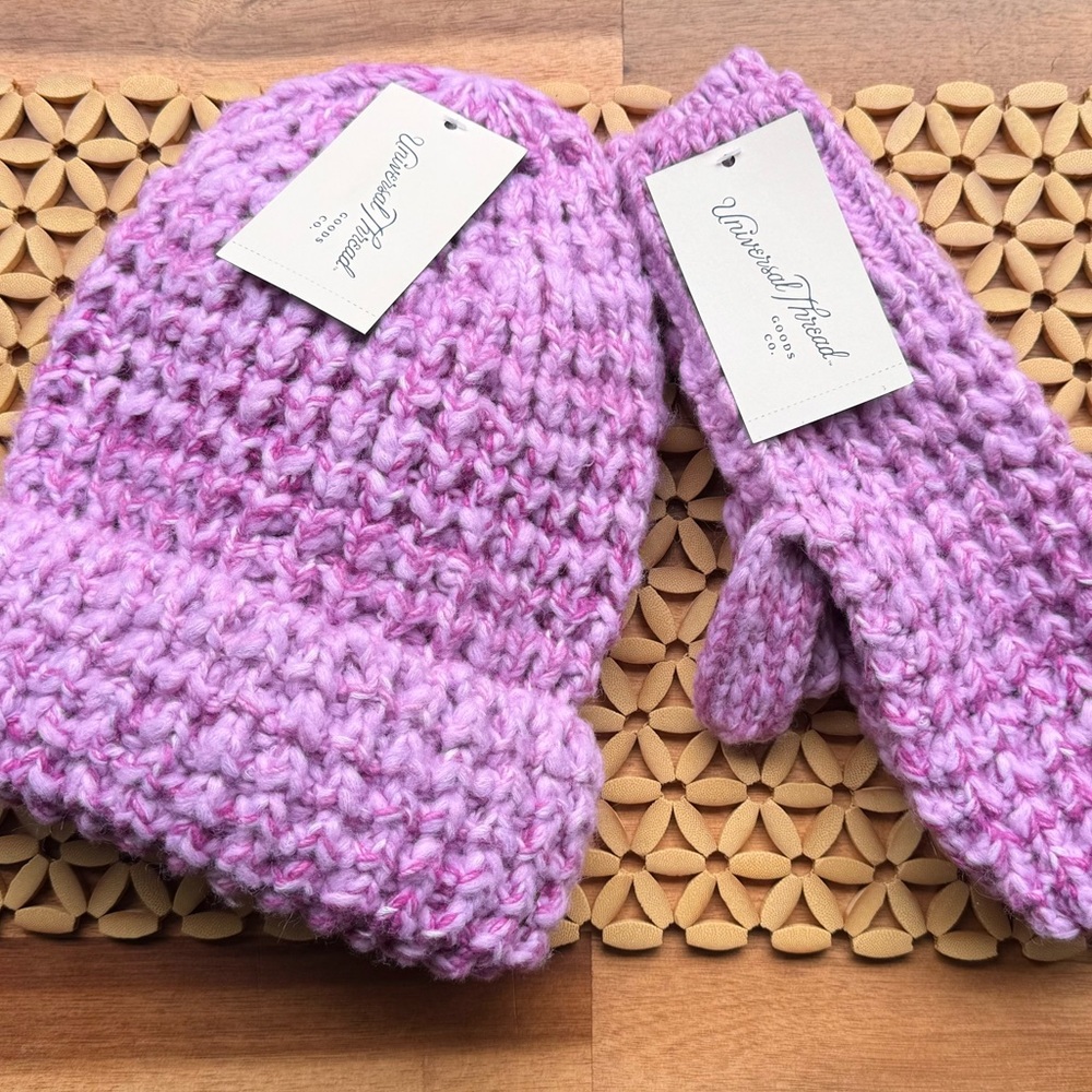 💚 NWT PINK HAT & MITTENS